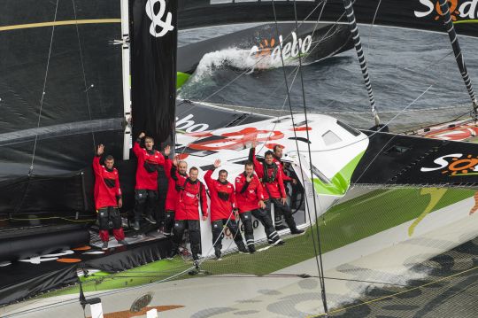 Two Crews In Search Of The Jules Verne Trophy