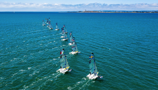 Double-handed sailing dinghy - 49er - Mackay Boats - skiff / regatta /  double-trapeze