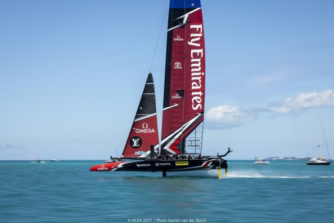 EMIRATES TEAM NEW ZEALAND LAUNCHES THEIR RACE BOAT FOR THE 35TH AMERICA'S  CUP - Emirates Team New Zealand