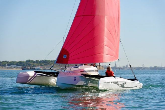 what is trimaran sailboat